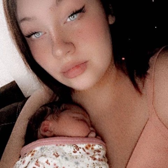 Meet your Posher, Kaleigh - Picture 1 of 1